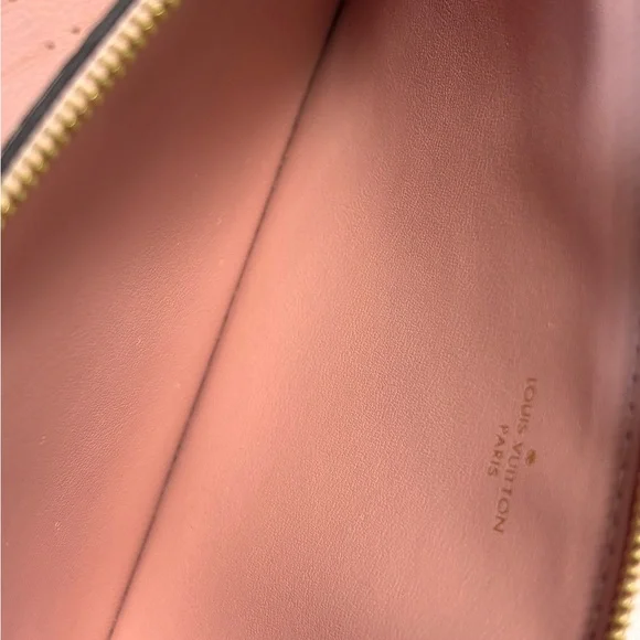 Gorgeous Louis Vuitton Felicie Empreinte Rose - Picture 9 of 16